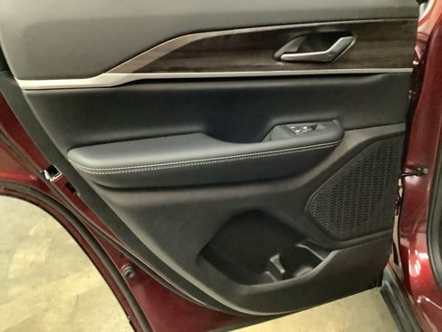 New 2026 Jeep Grand Cherokee Altitude AWD/4WD image 26