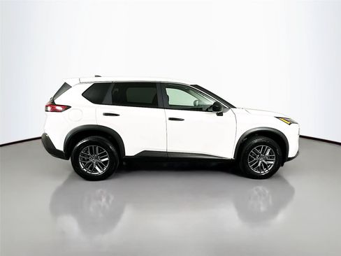 Used 2023 Nissan Rogue S AWD/4WD image 16