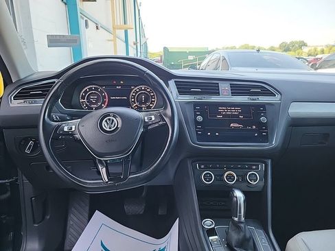 Used 2019 Volkswagen Tiguan SEL FWD image 4