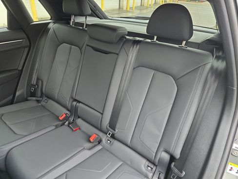 New 2025 Audi Q3 2.0T Premium image 14