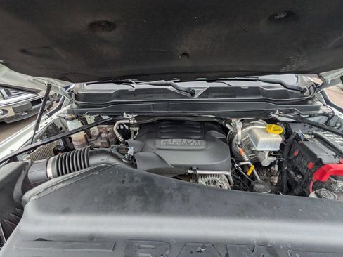 Used 2019 RAM 2500 Big Horn image 28