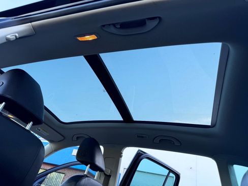 Used 2017 Volkswagen Tiguan Wolfsburg Edition image 14