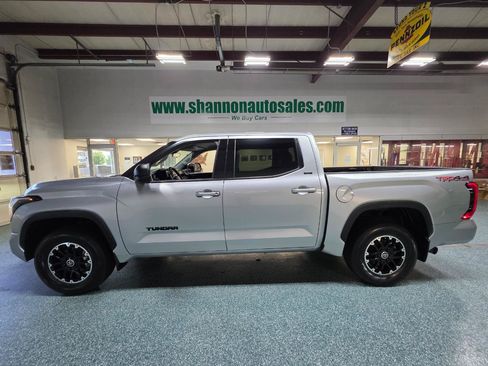 Used 2022 Toyota Tundra SR5 w/ TRD Off-Road Package AWD/4WD image 11
