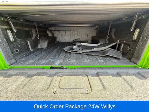 Certified 2025 Jeep Gladiator Sport AWD/4WD image 10