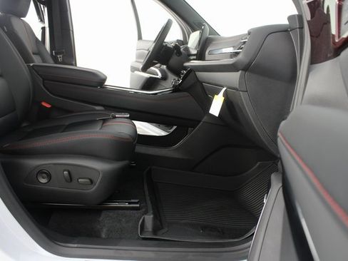 New 2026 Chevrolet Traverse RS w/ LPO, Floor Liner Package image 26