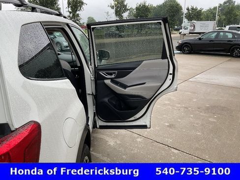 Used 2019 Subaru Forester Premium AWD/4WD image 17