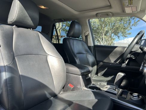 Used 2010 Toyota 4Runner Limited image 13