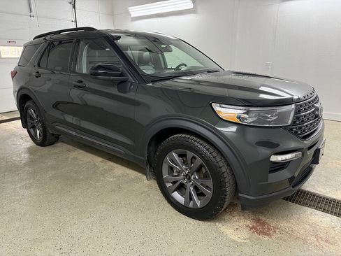 Used 2022 Ford Explorer XLT w/ Equipment Group 202A image 1