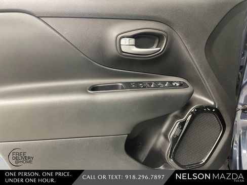 Used 2019 Jeep Renegade Altitude w/ Quick Order Package 22M image 17