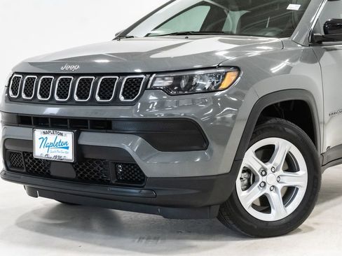 Used 2024 Jeep Compass Sport AWD/4WD image 2