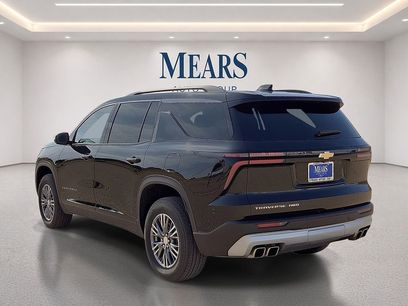 Used 2025 Chevrolet Traverse LT