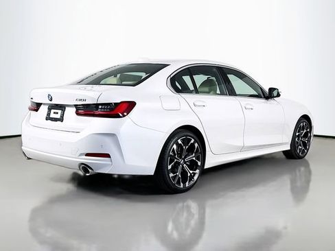 Used 2025 BMW 330i xDrive 330i xDrive w/ Premium Package image 7