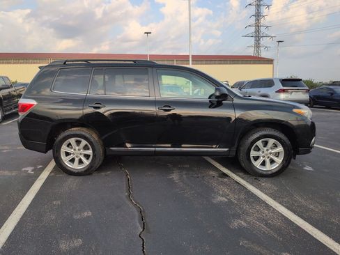 Used 2011 Toyota Highlander SE w/ Tow Pkg FWD image 7