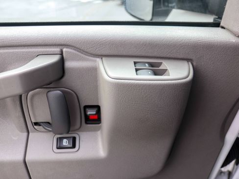 Used 2024 Chevrolet Express 3500 w/ Power Convenience Package image 19