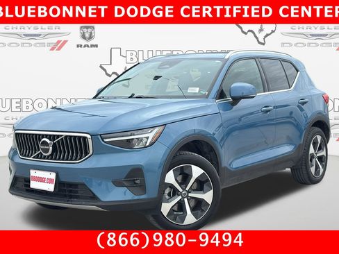 Used 2023 Volvo XC40 B5 Plus w/ Protection Package Premier image 1
