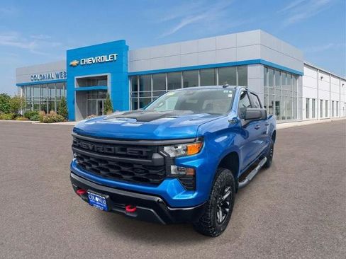 Used 2023 Chevrolet Silverado 1500 Custom Trail Boss w/ LPO, Dark Essentials Package AWD/4WD image 2
