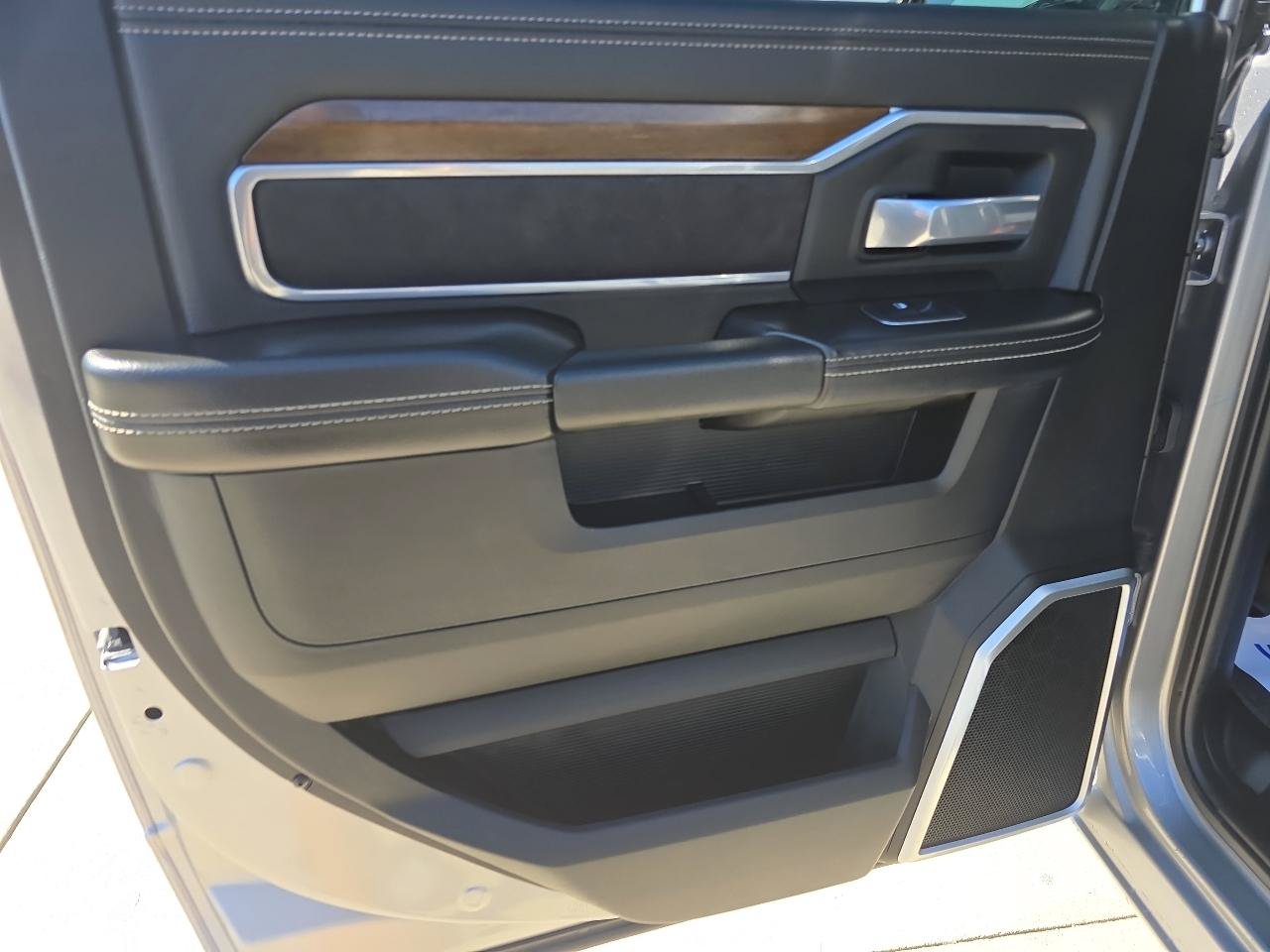 Used 2024 RAM 2500 Laramie AWD/4WD image 22