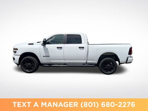Used 2025 RAM 2500 Big Horn AWD/4WD image 2