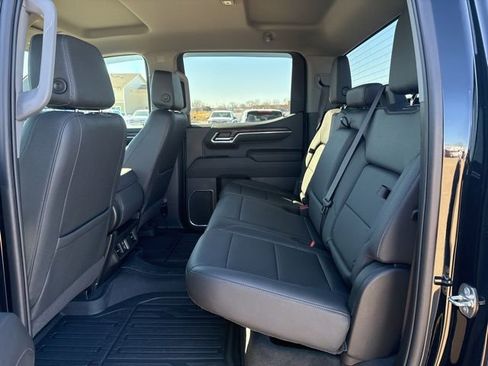 Used 2023 GMC Sierra 1500 SLT image 38