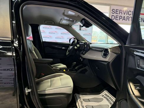 Used 2024 Chevrolet TrailBlazer LT w/ Driver Confidence Package AWD/4WD image 43