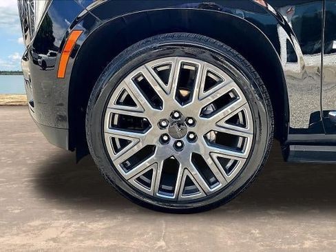 Used 2025 GMC Yukon Denali Ultimate w/ LPO, Floor Liner Package AWD/4WD image 35