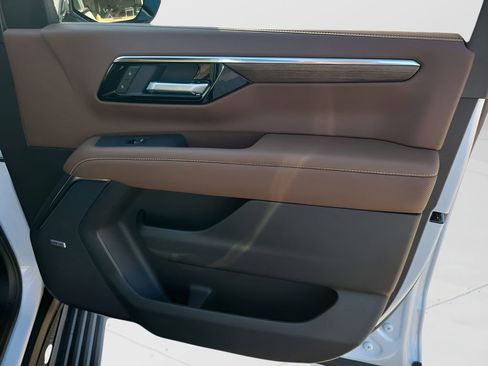 New 2026 Chevrolet Suburban High Country image 46