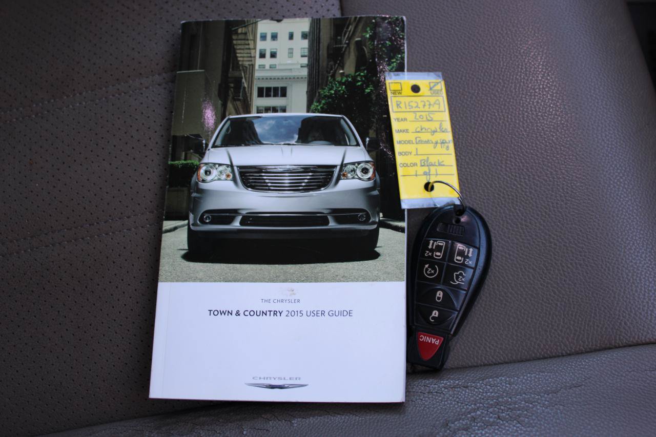 Used 2015 Chrysler Town & Country Touring-L w/ Driver Convenience Group FWD image 49