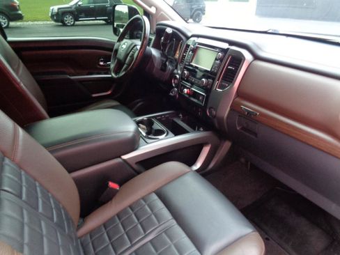 Used 2016 Nissan Titan Platinum Reserve AWD/4WD image 13