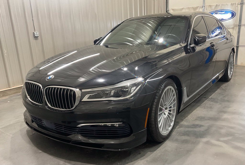 Used 2017 BMW ALPINA B7 xDrive AWD/4WD image 3
