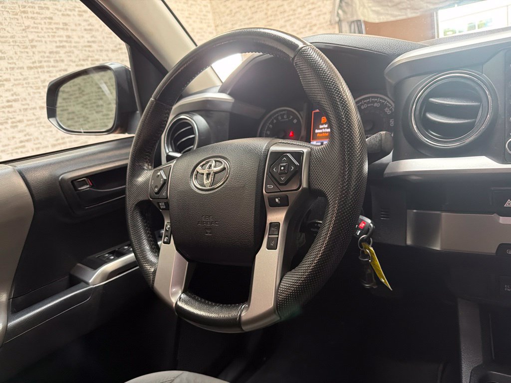Used 2021 Toyota Tacoma SR5 RWD image 17