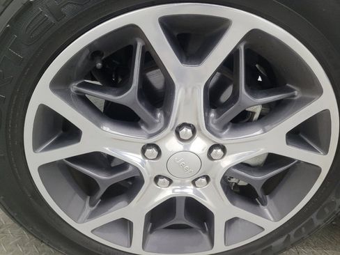 Used 2019 Jeep Grand Cherokee Overland image 31