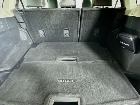 Used 2023 Nissan Rogue SL w/ SL Premium Package image 30