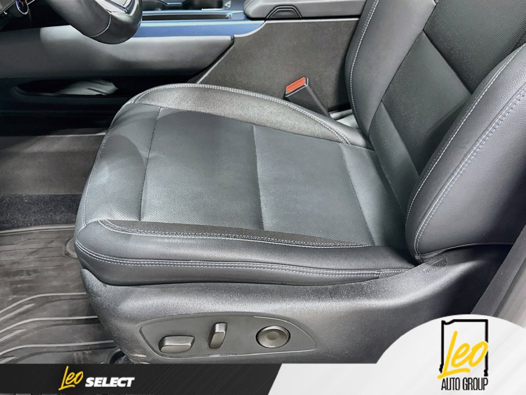 Used 2024 Chevrolet Equinox EV LT w/ LPO, Interior Storage Package FWD image 21