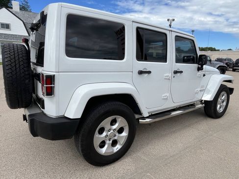 Used 2011 Jeep Wrangler Unlimited Sahara w/ Dual Top Group AWD/4WD image 6