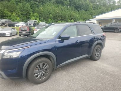 Used 2023 Nissan Pathfinder SV