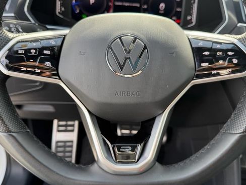 Used 2022 Volkswagen Tiguan SEL R-Line AWD/4WD image 25
