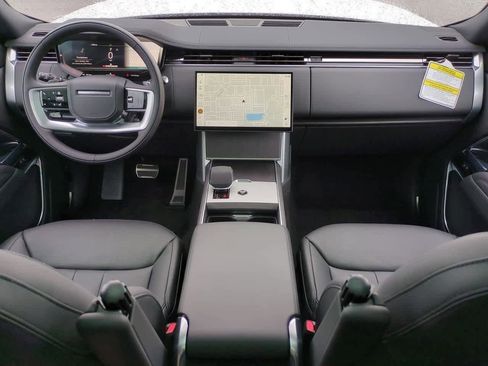 New 2025 Land Rover Range Rover SE image 14