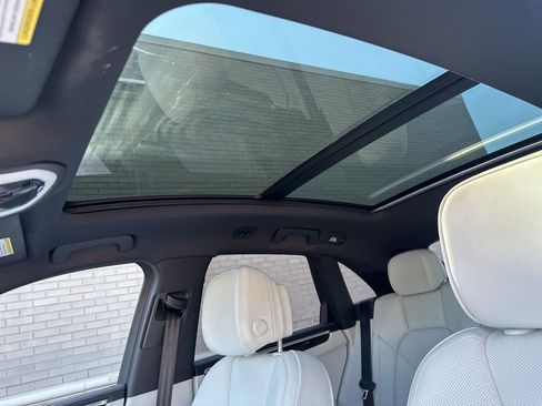 Used 2023 Porsche Macan image 10