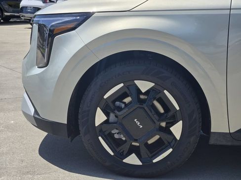 New 2026 Kia Carnival EX FWD image 5