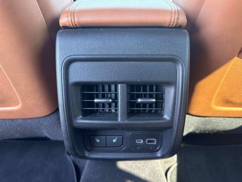 Used 2019 Cadillac XT4 Sport FWD image 13