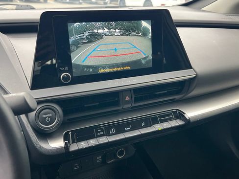 Used 2025 Toyota Prius LE FWD image 17