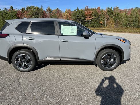 New 2026 Nissan Rogue SV image 8