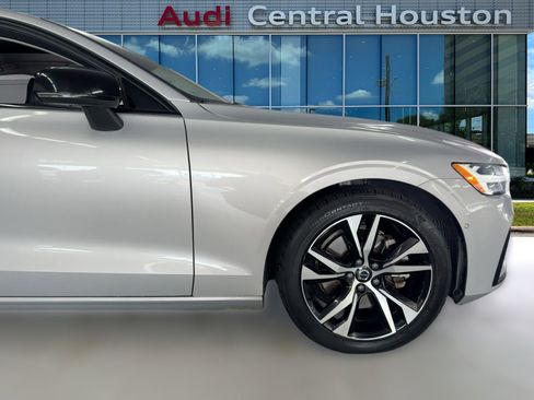 Used 2024 Volvo S60 B5 Plus image 12