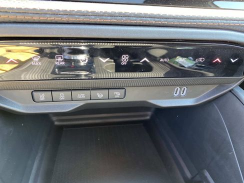 New 2026 Jeep Cherokee Overland w/ Trailer Tow Group image 13