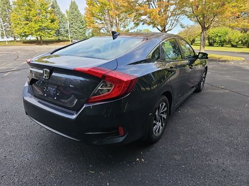Used 2018 Honda Civic EX image 3