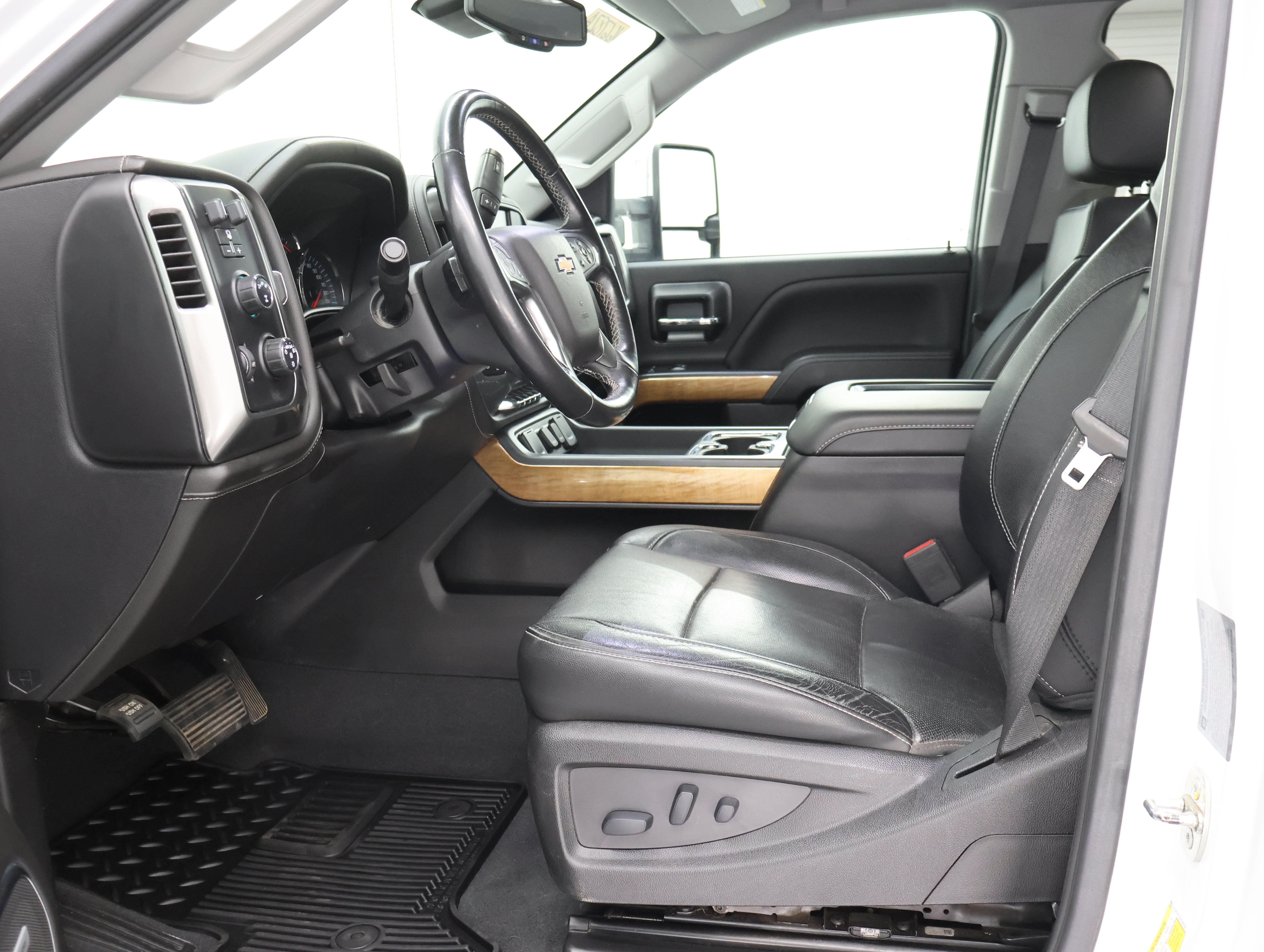 Used 2019 Chevrolet Silverado 3500 LTZ w/ Duramax Plus Package AWD/4WD image 8