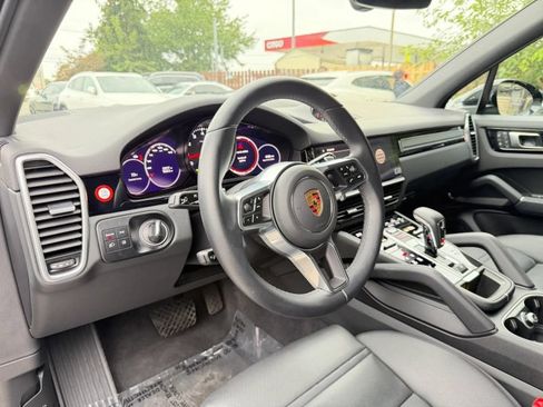 Used 2023 Porsche Cayenne Platinum Edition AWD/4WD image 14