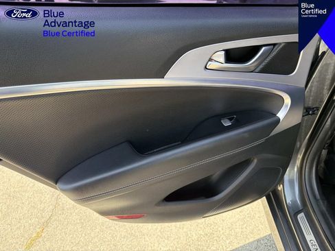 Used 2021 Genesis G70 2.0T w/ Elite Package RWD image 10