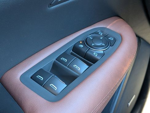 New 2025 Cadillac XT5 Sportv w/ LPO, Blue Accent Package image 15