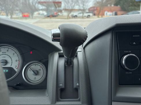 Used 2010 Chrysler Town & Country Touring image 18